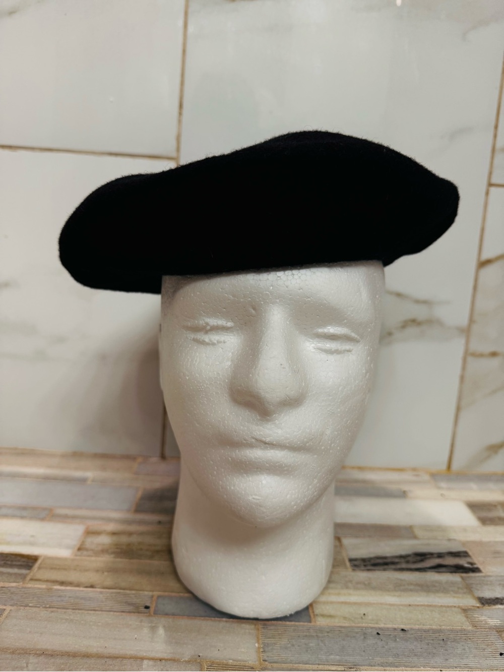 Vintage Betmar Black Wool French Beret Made in France Classic Parisian Hat 6 7/8 - Picture 2 of 8